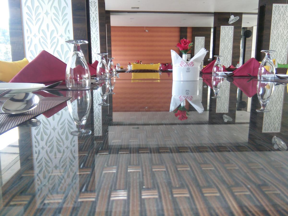 Silver Estate Resort Tikamgarh Zewnętrze zdjęcie